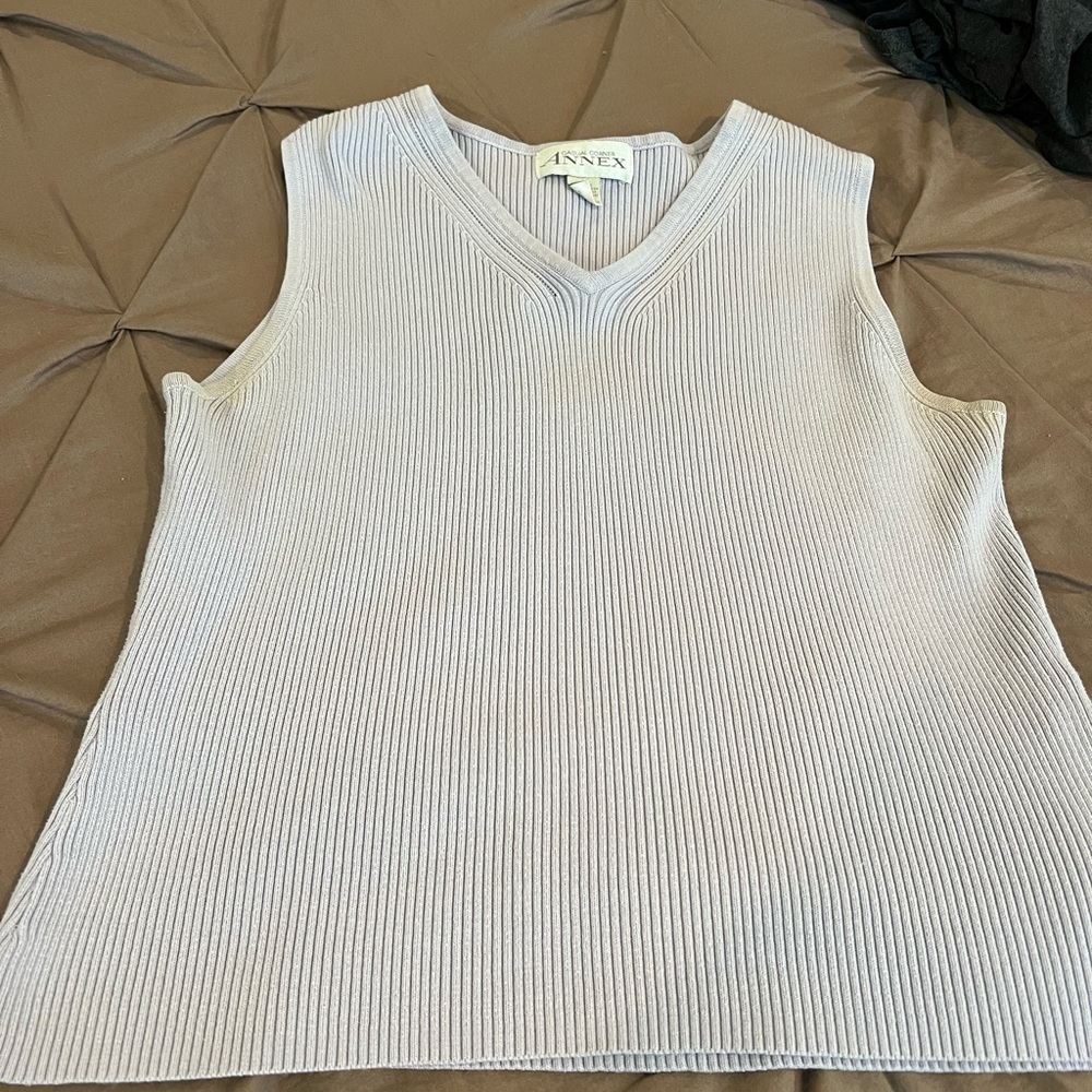 Casual Corner ANNEX Ribbed Lilac V-Neck Top - L